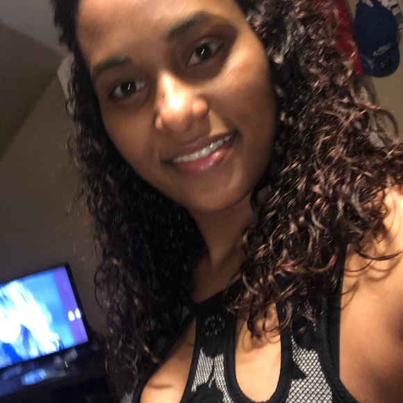 Meet your Posher, Rosangela - Picture 1 of 1